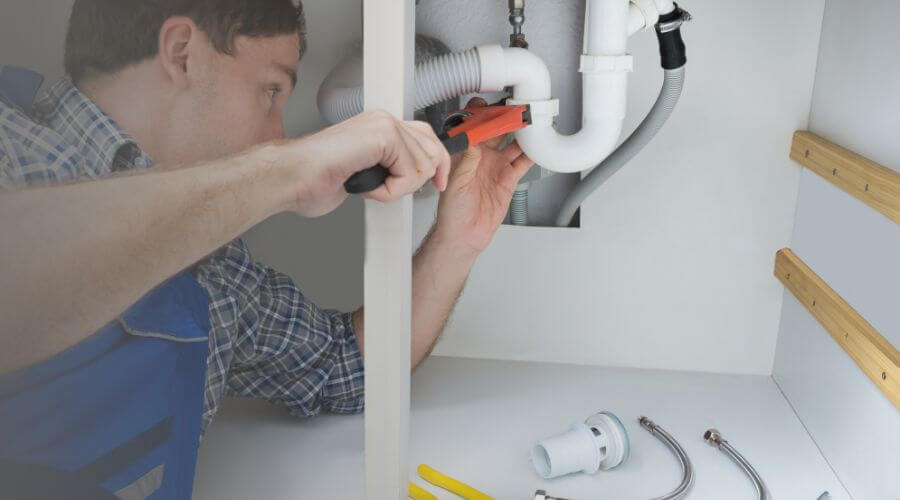 Local expert plumbing services in Crane, MO
